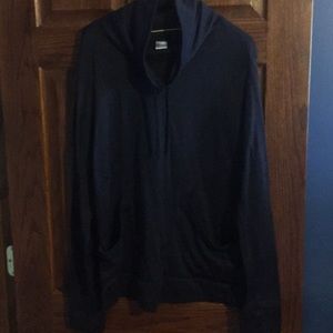 Long sleeve active wear shirt, deep pockets